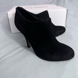 Women’s black Aldo suede shoes size US 8